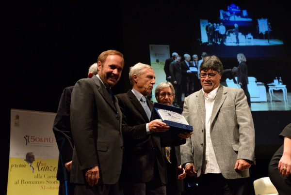 Premiazione Sepulveda premio Manzoni alla carriera