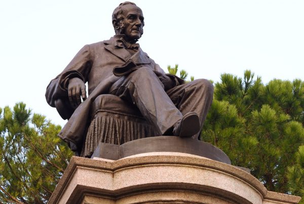 Lecco statua di Manzoni