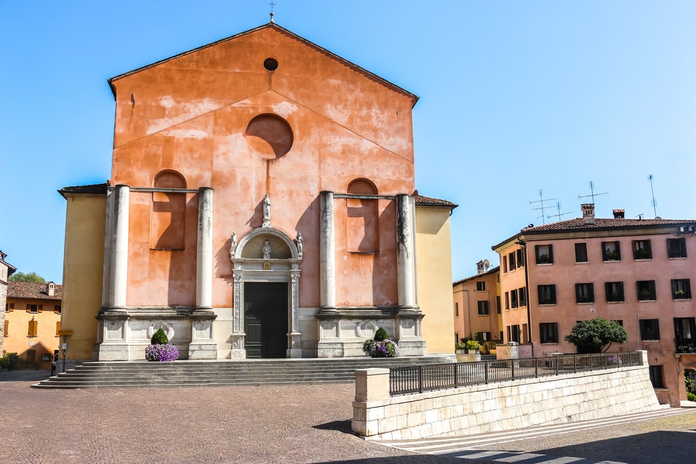 Pordenone, il Duomo in cui si tiene il concerto con il coro ana montecavallo