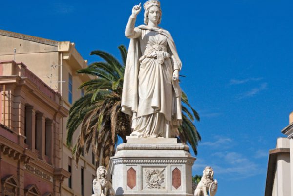 statua di Eleonora d'Arborea di Oristano