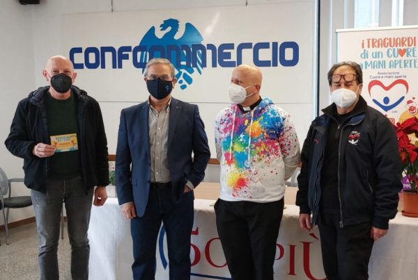 50&Più Lecce consegna il contributo per l'associazione "Cuori e mani aperte"