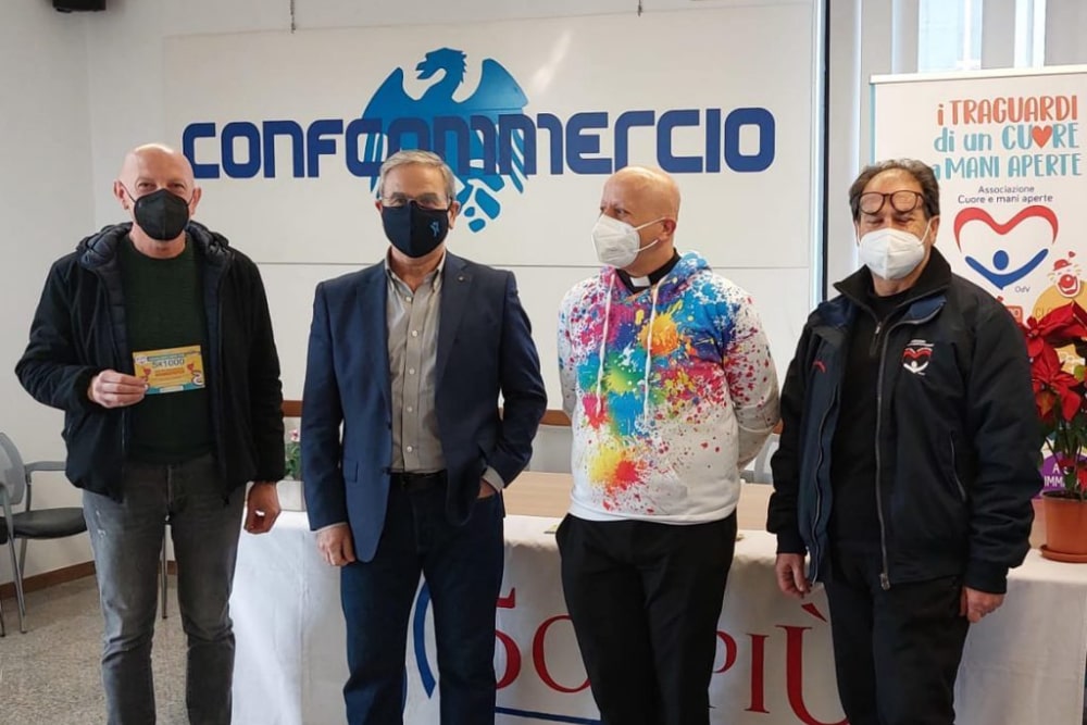 50&Più Lecce consegna il contributo per l'associazione "Cuori e mani aperte"