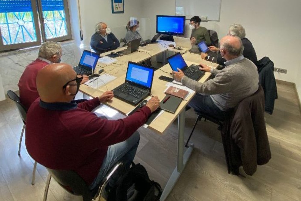 I partecipanti del corso di informatica per senior di 50&Più La Spezia