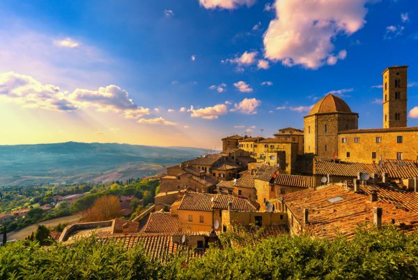 50&Più Firenze organizza una gita a Volterra