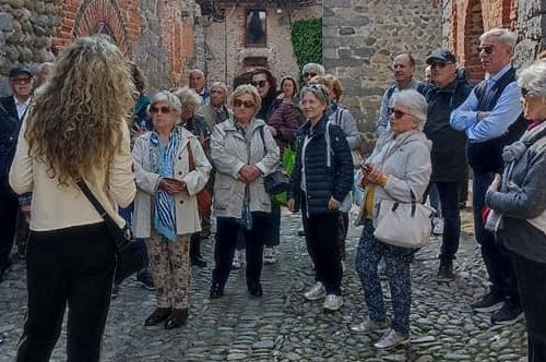 Il gruppo 50&Più Milano tra le strade di Ricetto di Candelo