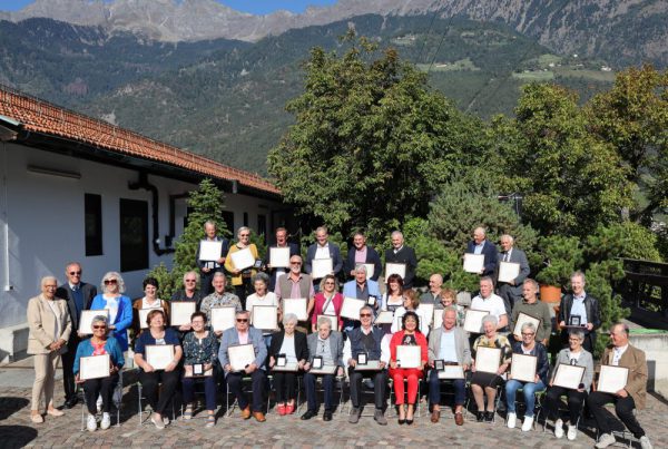 Ottima riuscita per la cerimonia di premiazione dei 38 Maestri del Commercio organizzata da 50&Più Bolzano e 50&Più Trento.