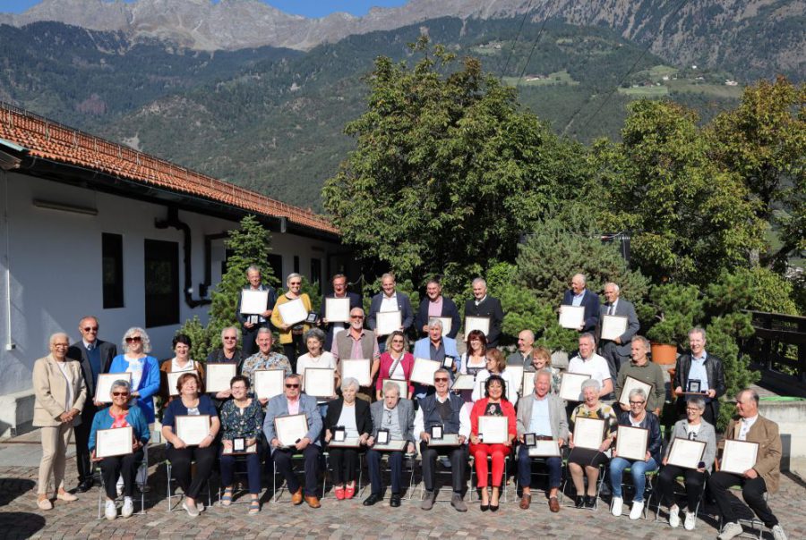 Ottima riuscita per la cerimonia di premiazione dei 38 Maestri del Commercio organizzata da 50&Più Bolzano e 50&Più Trento.