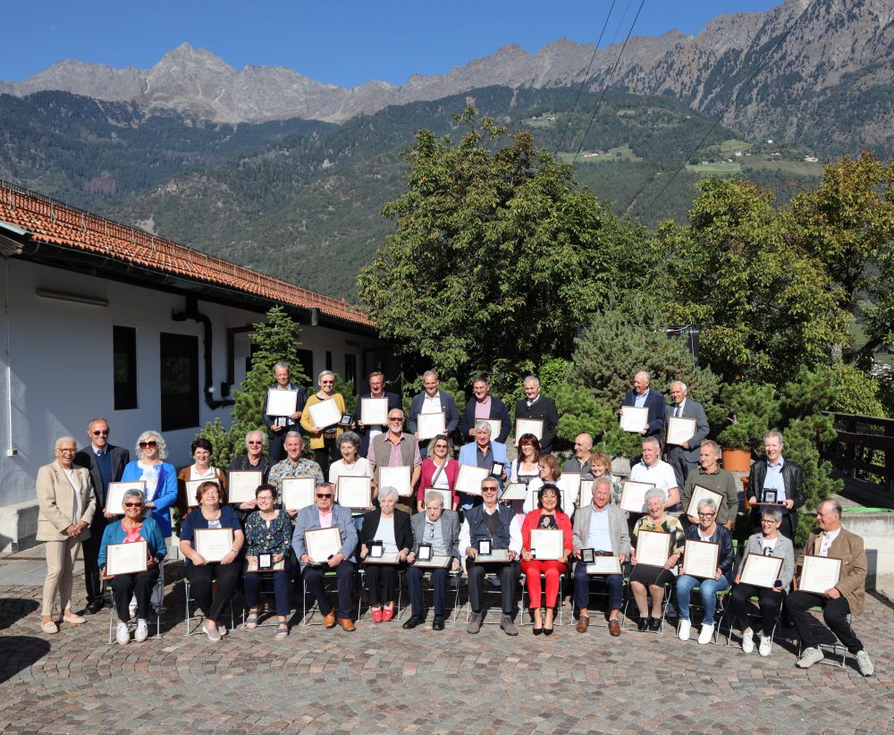 Ottima riuscita per la cerimonia di premiazione dei 38 Maestri del Commercio organizzata da 50&Più Bolzano e 50&Più Trento.