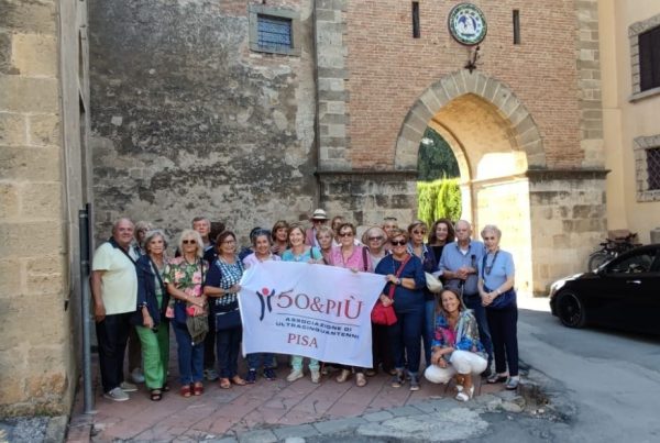 Successo per le gite d'autunno alla scoperta Castagneto Carducci, Bolgheri e Volterra organizzate da 50&Più Pisa.