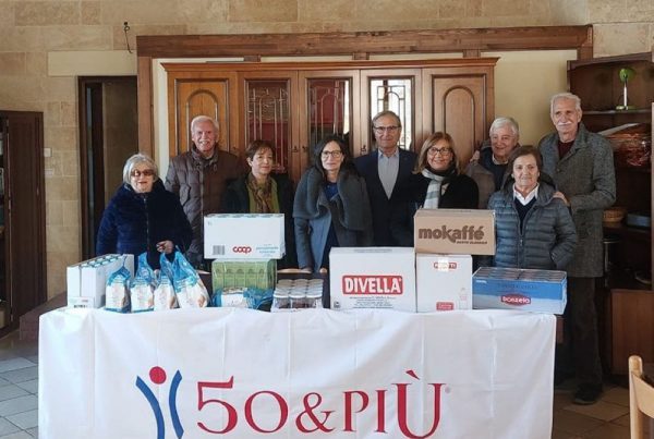 50&Più Lecce donazione all'Isms Le sorgenti di beni alimentari