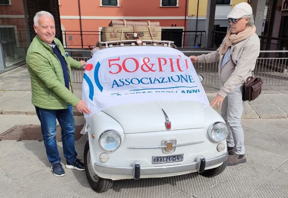 50&Più Massa Carrara presenzia a "Donne al volante" con auto d'epoca