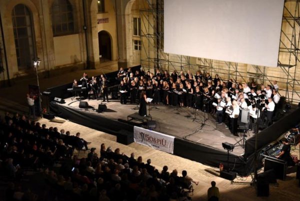 Il Coro polifonico di 50&Più Lecce al concerto davanti al Duono