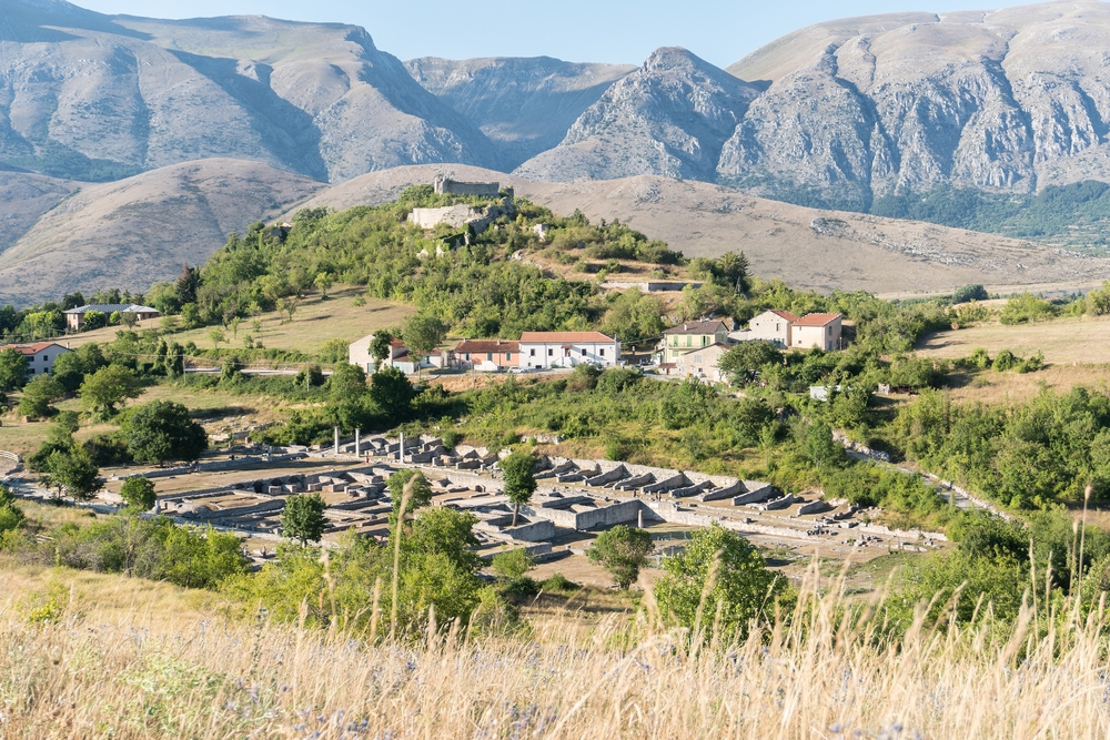 50&Più L'aquila presente La moda a spasso nei tempi