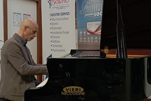 50&Più Arezzo all'incontro con il pianoforte del maestro niccolini